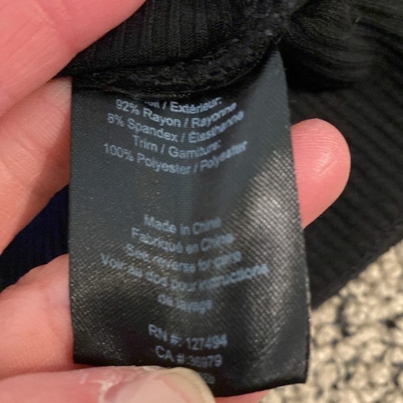 Hartloom Black VNeck Puffy Short Sleeved Shirt Size Medium in Like New Condition - Picture 6 of 9